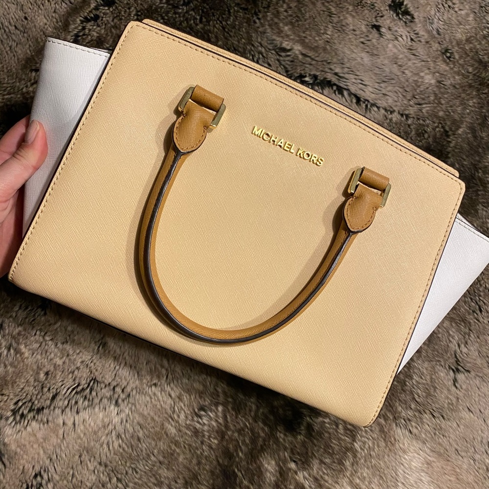 Michael Kors Selma Medium Satchel